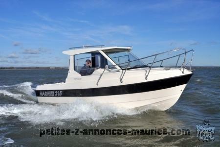 Mariner boat - 215 for sale