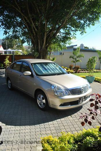 VENDS Nissan Bluebird Sylphy- 77500 km! TRES BON ETAT