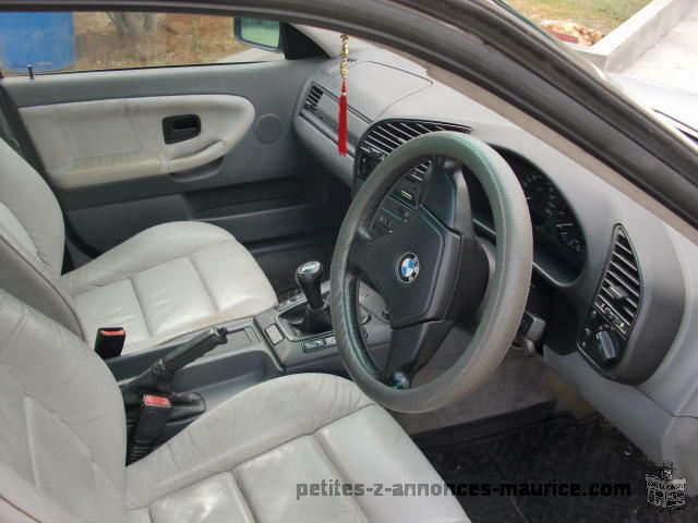 A vendre BMW 316i année 1998 ; Bien entretenue