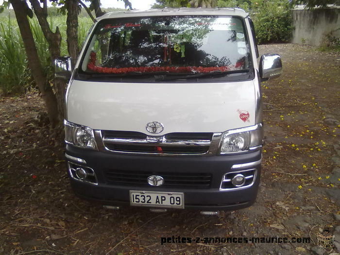 A vendre Minibus Toyota Hiace 14 places