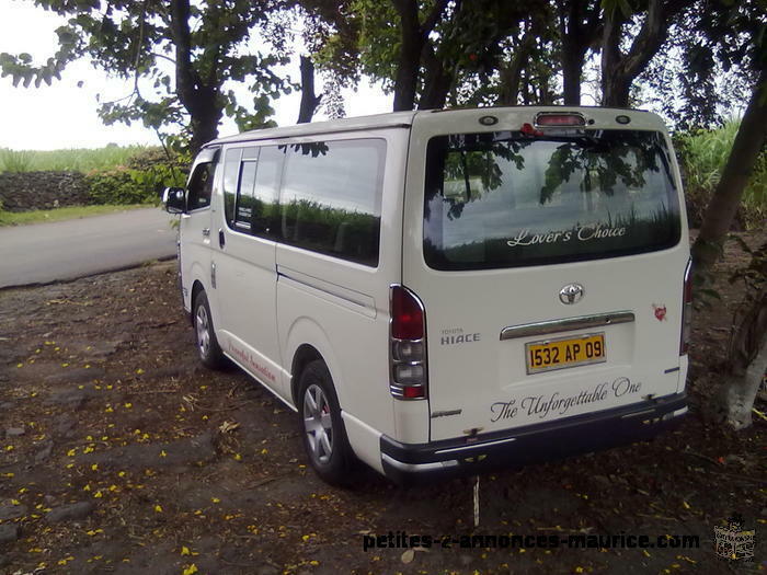 A vendre Minibus Toyota Hiace 14 places