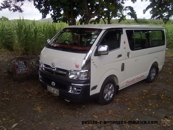 A vendre Minibus Toyota Hiace 14 places