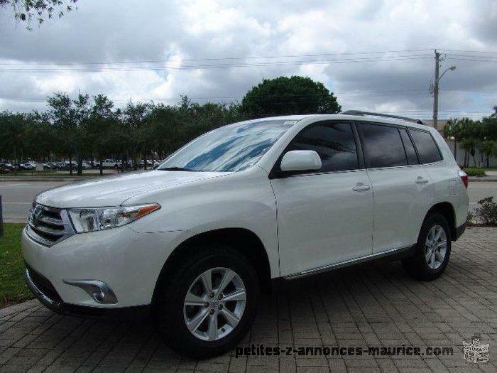 2012 TOYOTA HIGHLANDER SE, Car looks like brand new, Single owner, No accident Record and car in pe