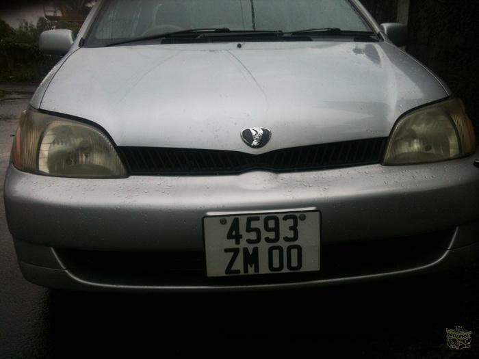 A vendre urgent Toyota Platz