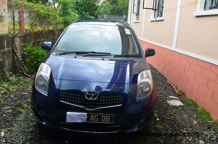 Occasion Unique Seul proprietaire Toyota Yaris Hatchback - Manual Japan Full Option