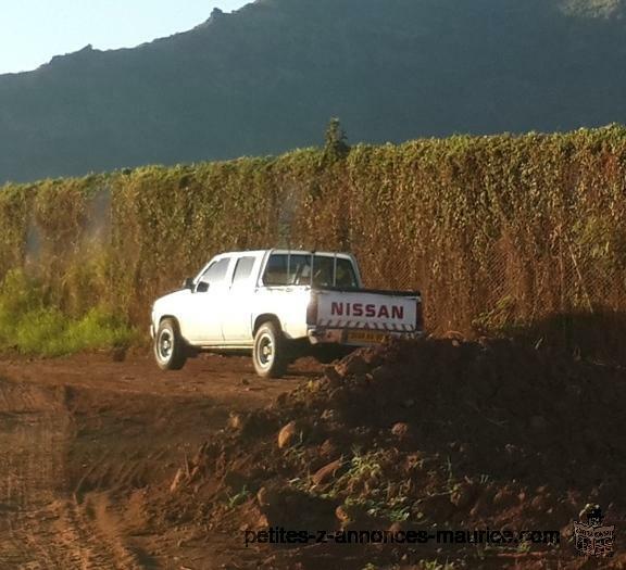 NISSAN PICK UP