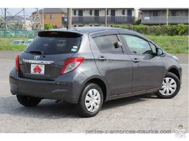 Toyota VITZ nouvelle forme 1000 cc couleur grise