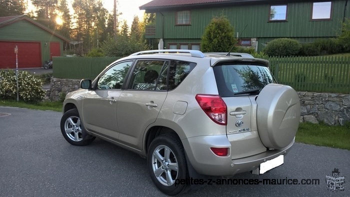 Toyota RAV4 2,2 D-4D -2007- 160000 roupies