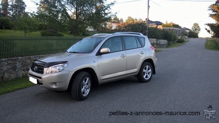 Toyota RAV4 2,2 D-4D -2007- 160000 roupies