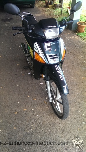 Honda Wave a vendre URGENT Rs25 000