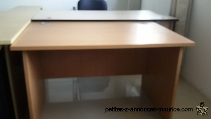 A VENDRE MEUBLES DE BUREAU