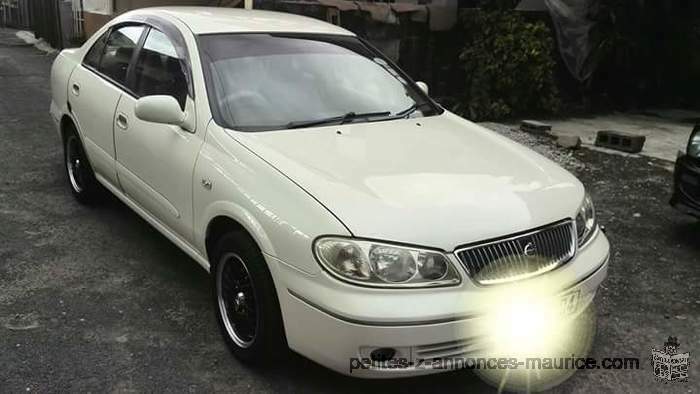 Nissan Bluebird Sylphy model N17 , year 2004. Fully executive, excellent etat et bien entretenu.