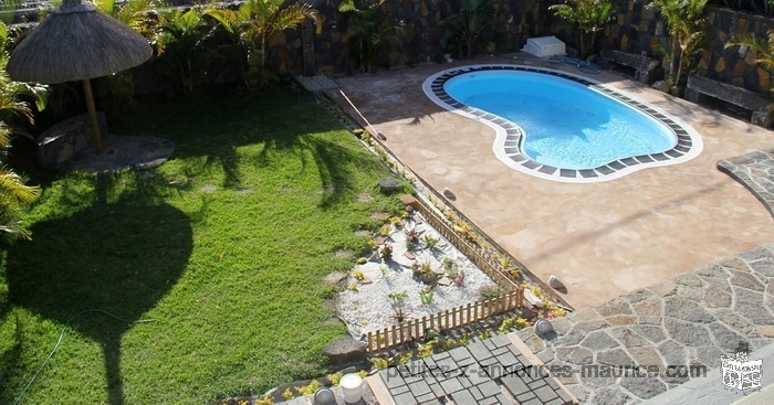 A VENDRE GRANDE VILLA LUXUEUSE A PEREYBERE.