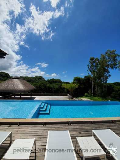 EXCEPTIONAL 8 BEDROOMS GOLF VILLA: BETWEEN RIVER AND SEA, CLOSE ROCHES NOIRES LAGOON - MAURITIUS