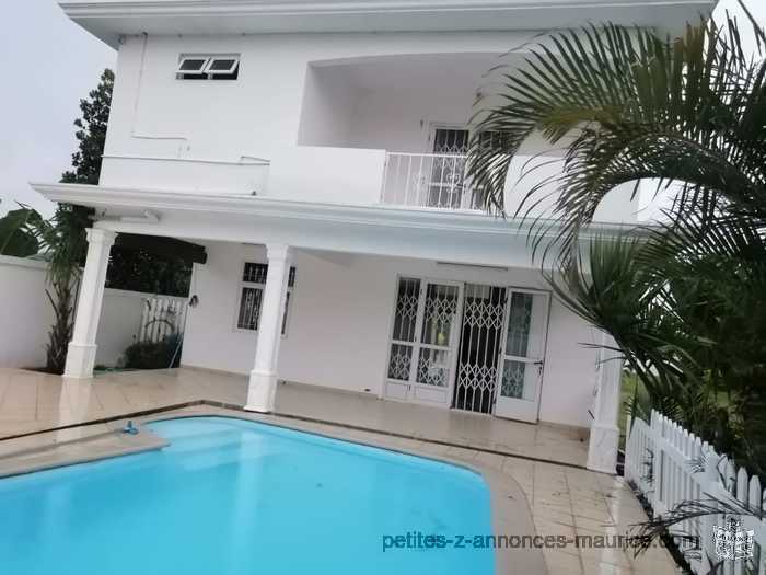 TO LET! SUPERB VILLA WITH BIG LAND, POOL & CLOSE SEA IN CALODYNE - MAURITIUS
