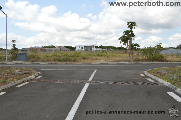 land for sale at PIERREFOND BEAU SONGE